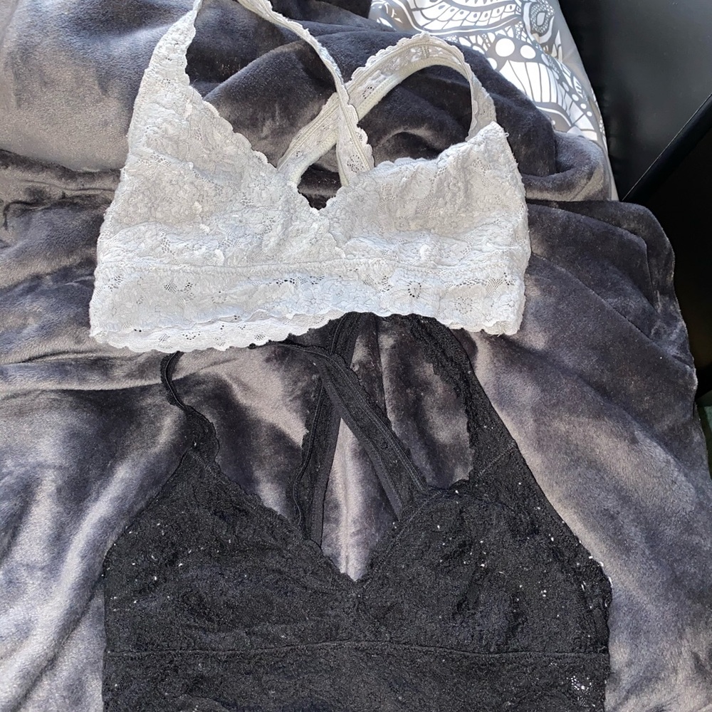 2 AERIE LACE BRALETTES SIZE MEDIUM!!